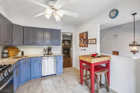 12 Louisburg Square Verona NJ 07044