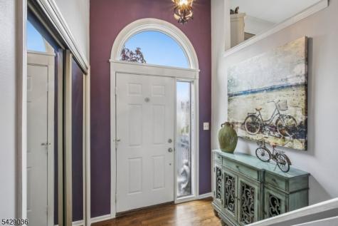12 Louisburg Square Verona NJ 07044