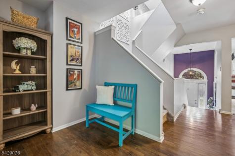 12 Louisburg Square Verona NJ 07044