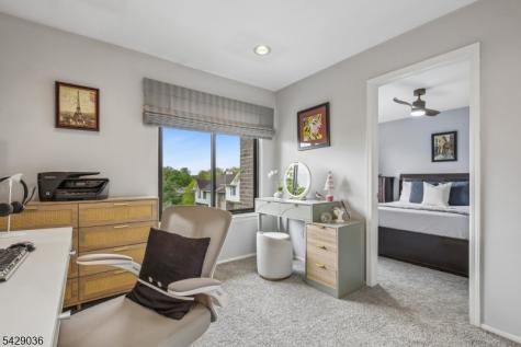 12 Louisburg Square Verona NJ 07044