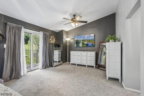 12 Louisburg Square Verona NJ 07044
