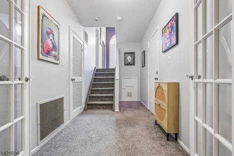 12 Louisburg Square Verona NJ 07044