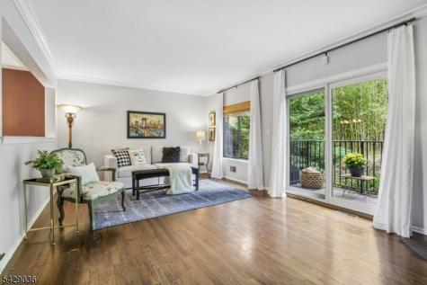12 Louisburg Square Verona NJ 07044