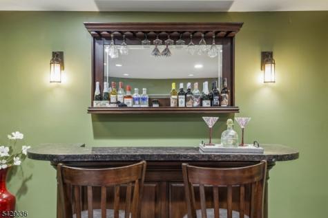 12 Louisburg Square Verona NJ 07044