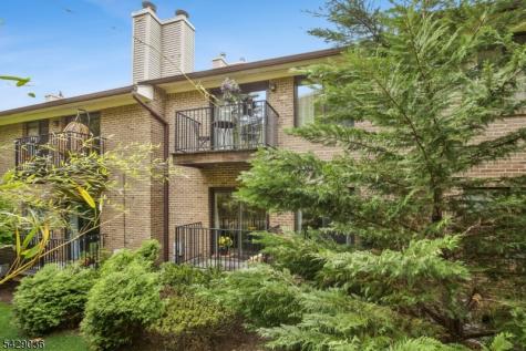 12 Louisburg Square Verona NJ 07044