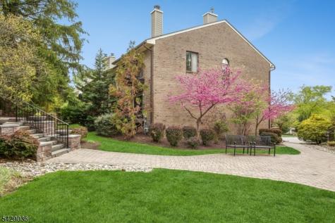 12 Louisburg Square Verona NJ 07044