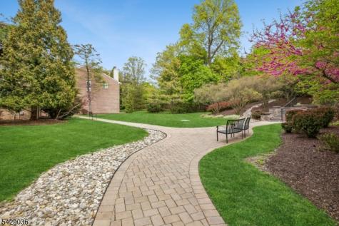 12 Louisburg Square Verona NJ 07044