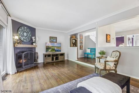 12 Louisburg Square Verona NJ 07044