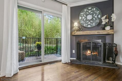 12 Louisburg Square Verona NJ 07044