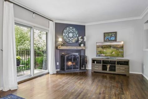 12 Louisburg Square Verona NJ 07044