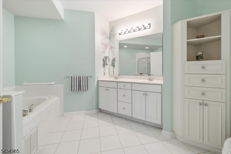 2101 Neville Court Franklin NJ 08873