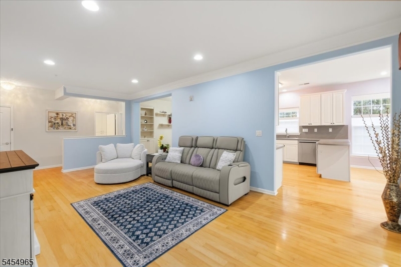 2101 Neville Court Franklin NJ 08873