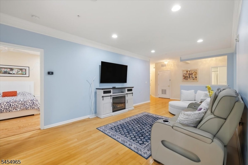 2101 Neville Court Franklin NJ 08873
