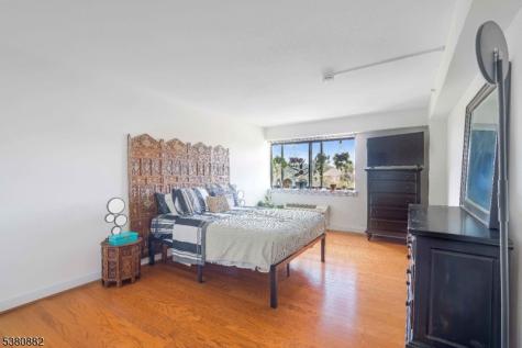 60 Parkway Drive East Orange NJ 07017