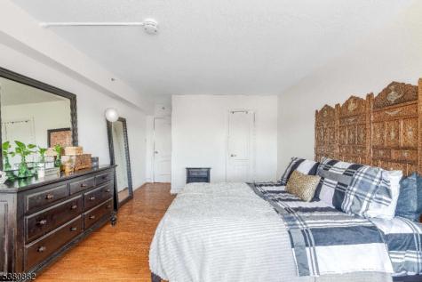 60 Parkway Drive East Orange NJ 07017