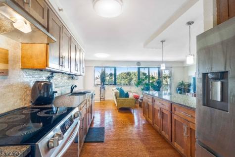 60 Parkway Drive East Orange NJ 07017