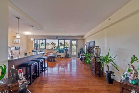 60 Parkway Drive East Orange NJ 07017