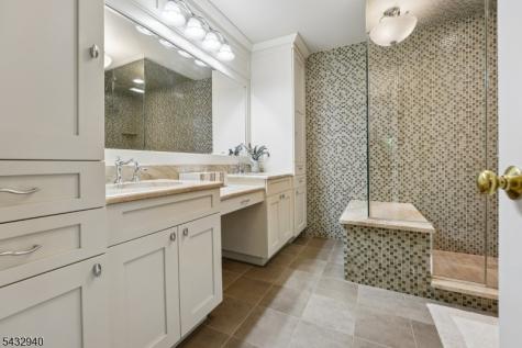 32 Kent Drive Roseland NJ 07068