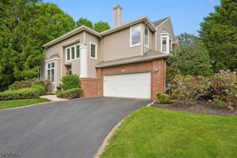 32 Kent Drive Roseland NJ 07068
