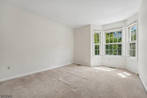 32 Kent Drive Roseland NJ 07068
