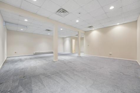 32 Kent Drive Roseland NJ 07068
