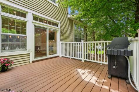 32 Kent Drive Roseland NJ 07068