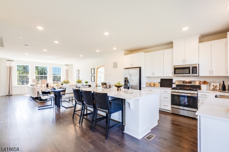 11 Bedford Way East Hanover NJ 07936