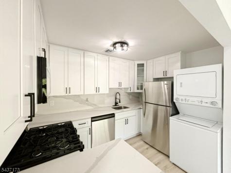 135 Falcon Ridge Way Hamburg NJ 07419