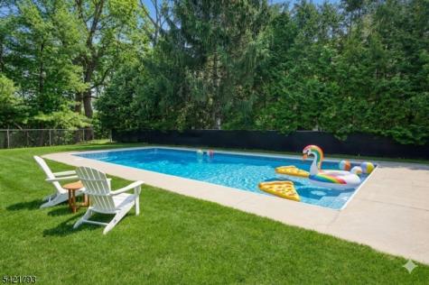8 Village Green Court South Orange Village NJ 07079