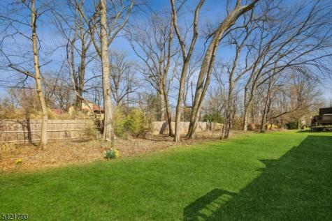 8 Village Green Court South Orange Village NJ 07079