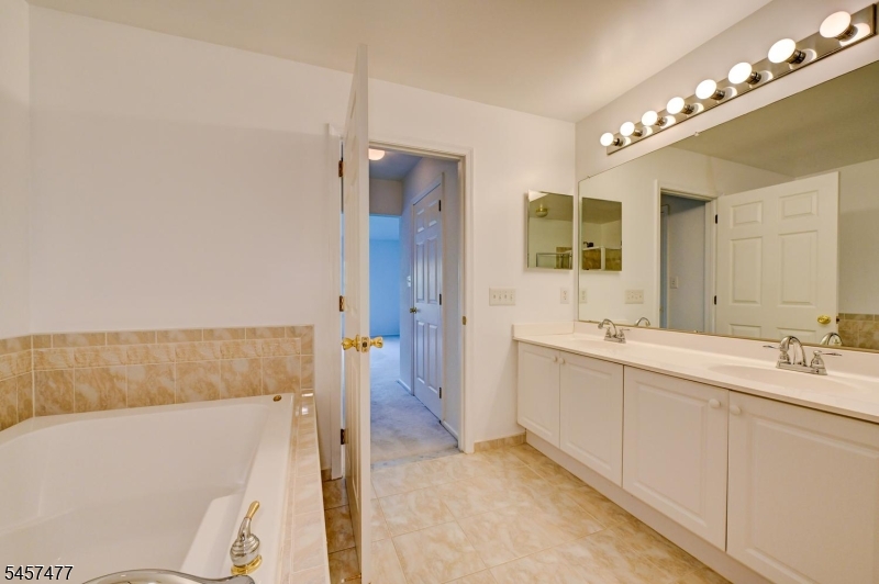 103 Cricket Hill Circle South Brunswick NJ 08540