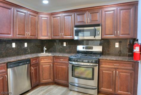 8 Amethyst Way Franklin NJ 08823