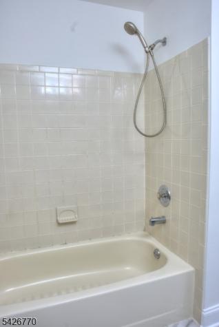8 Amethyst Way Franklin NJ 08823