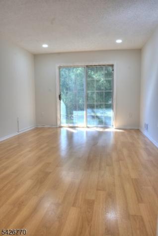8 Amethyst Way Franklin NJ 08823