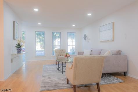 8 Amethyst Way Franklin NJ 08823
