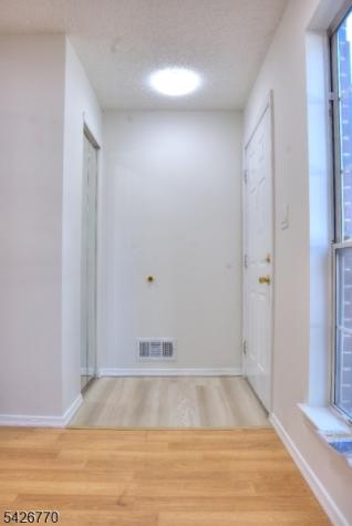8 Amethyst Way Franklin NJ 08823