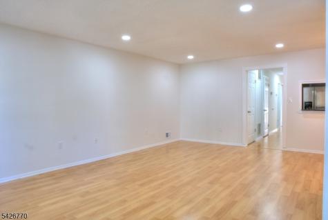 8 Amethyst Way Franklin NJ 08823