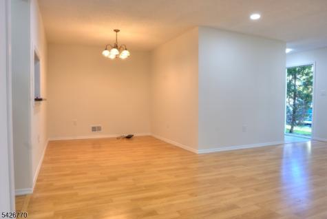 8 Amethyst Way Franklin NJ 08823