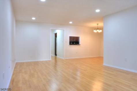 8 Amethyst Way Franklin NJ 08823