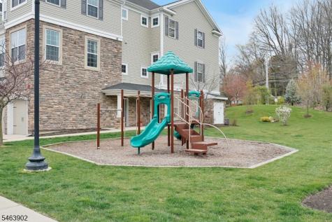 308 Rotando Way Morris Plains NJ 07950