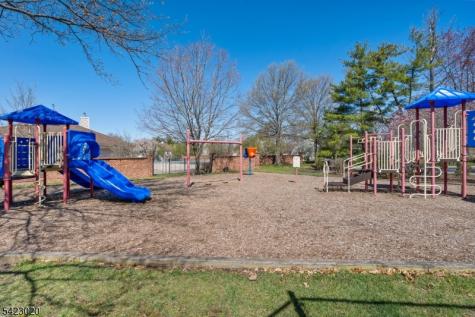 25 Chelsea Court Franklin NJ 08823