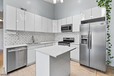 25 Chelsea Court Franklin NJ 08823