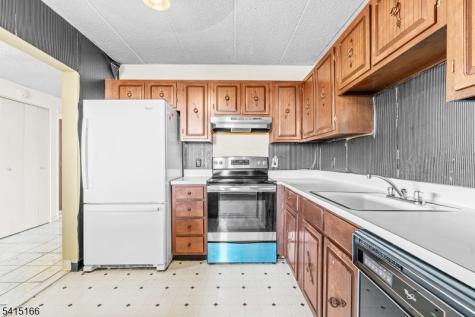 170 Lafayette Avenue Passaic NJ 07055