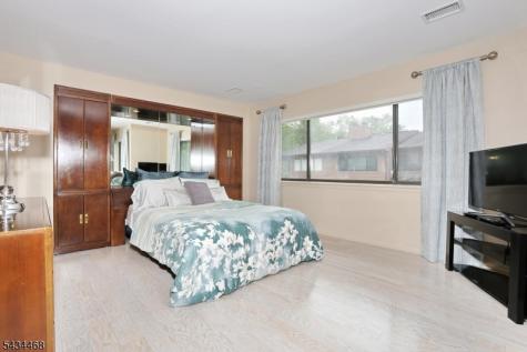 164 Winchester Court Washington NJ 07676