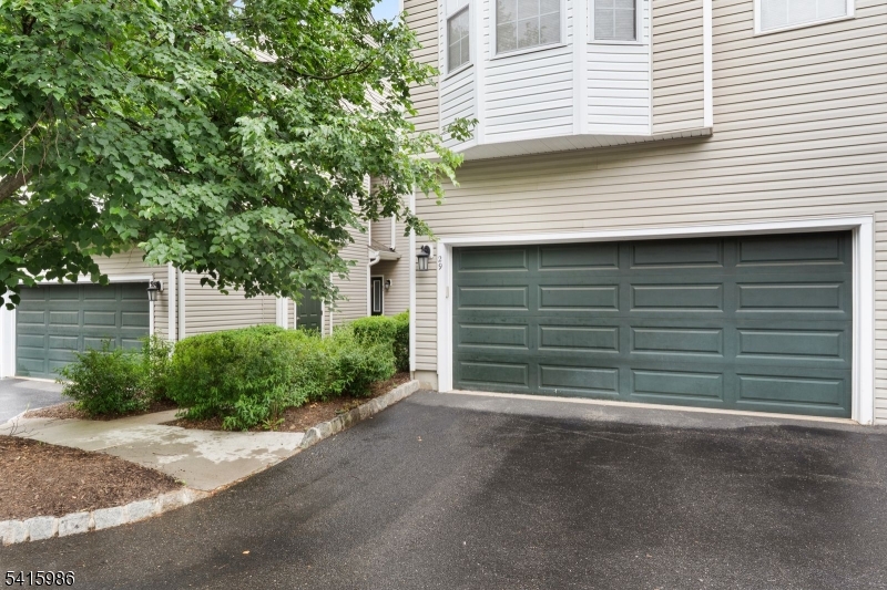 29 Heatherwood Lane Bedminster NJ 07921