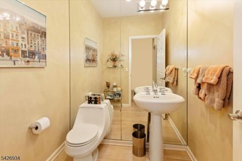 21 Wedgewood Drive Montville NJ 07045