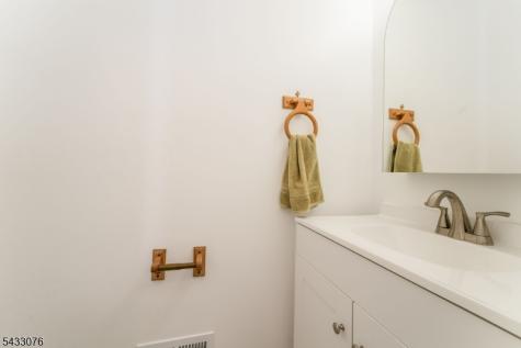 130 Locust Court Raritan NJ 08822