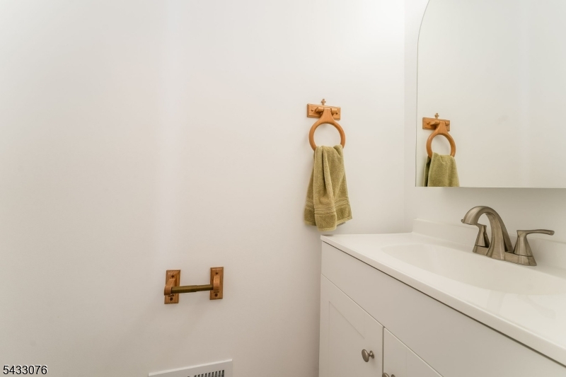 130 Locust Court Raritan NJ 08822
