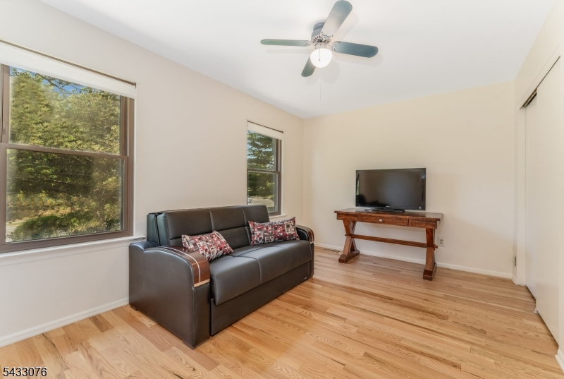 130 Locust Court Raritan NJ 08822