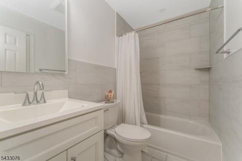 130 Locust Court Raritan NJ 08822